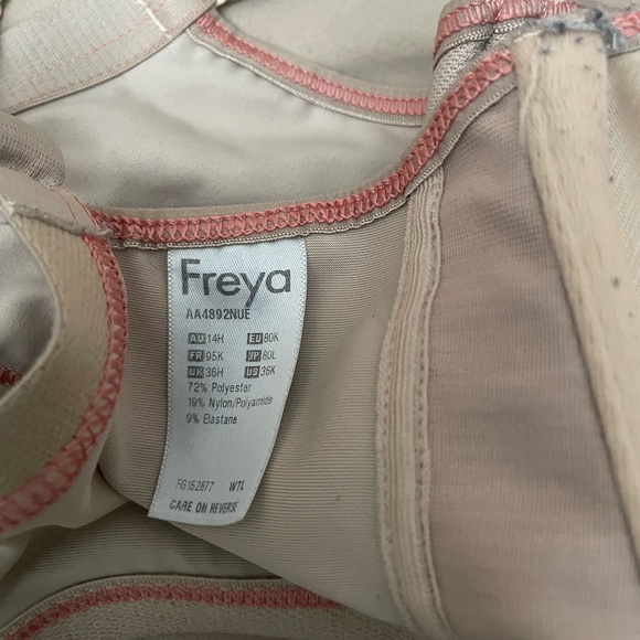 ❤️ QUICK SALE 36K Freya Active Sonic UW Molded Hi Impact Sports Bra Size Pinky - Picture 2 of 4